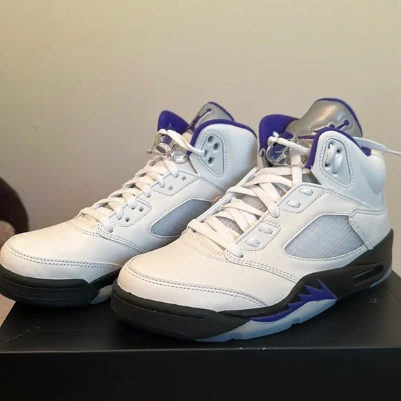 Brand New Air Jordan Retro 5s - Never Worn, Still in box New , Never Worn Nike Air Jordan 5 Retro Low Fire Red. Size  main image 2
